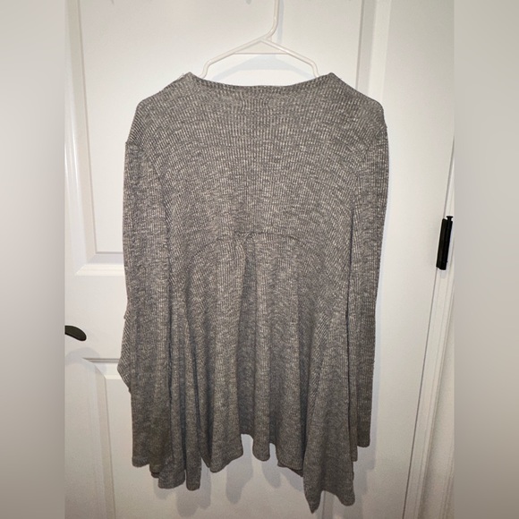 Grey Cardigan! - Picture 3 of 4